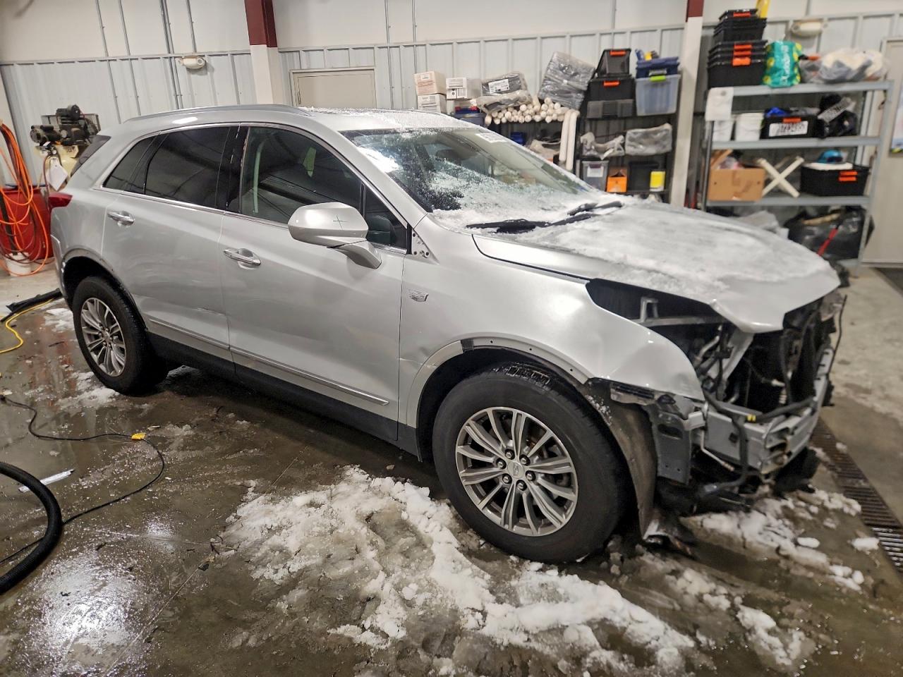 2017 CADILLAC XT5 LUXURY photo 4