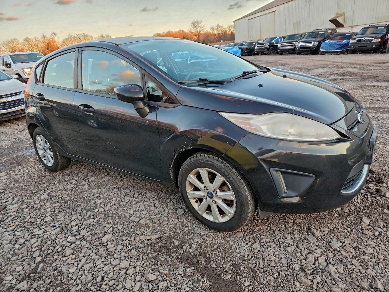 2011 FORD FIESTA SE photo 4