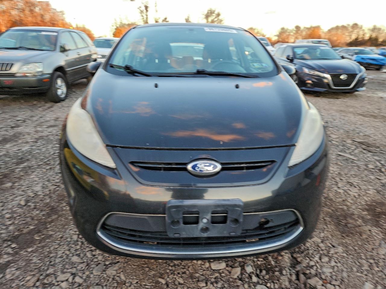 2011 FORD FIESTA SE photo 5