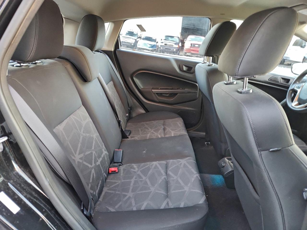 2011 FORD FIESTA SE photo 10