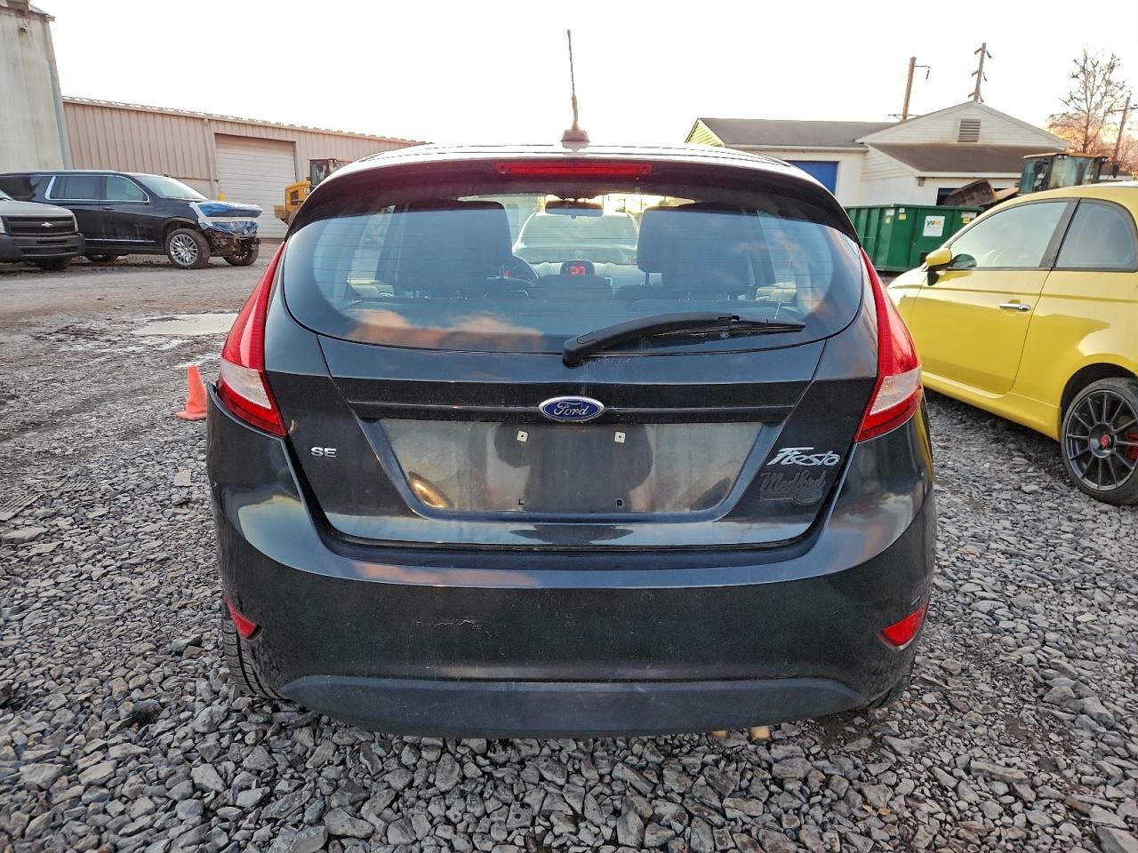 2011 FORD FIESTA SE photo 6