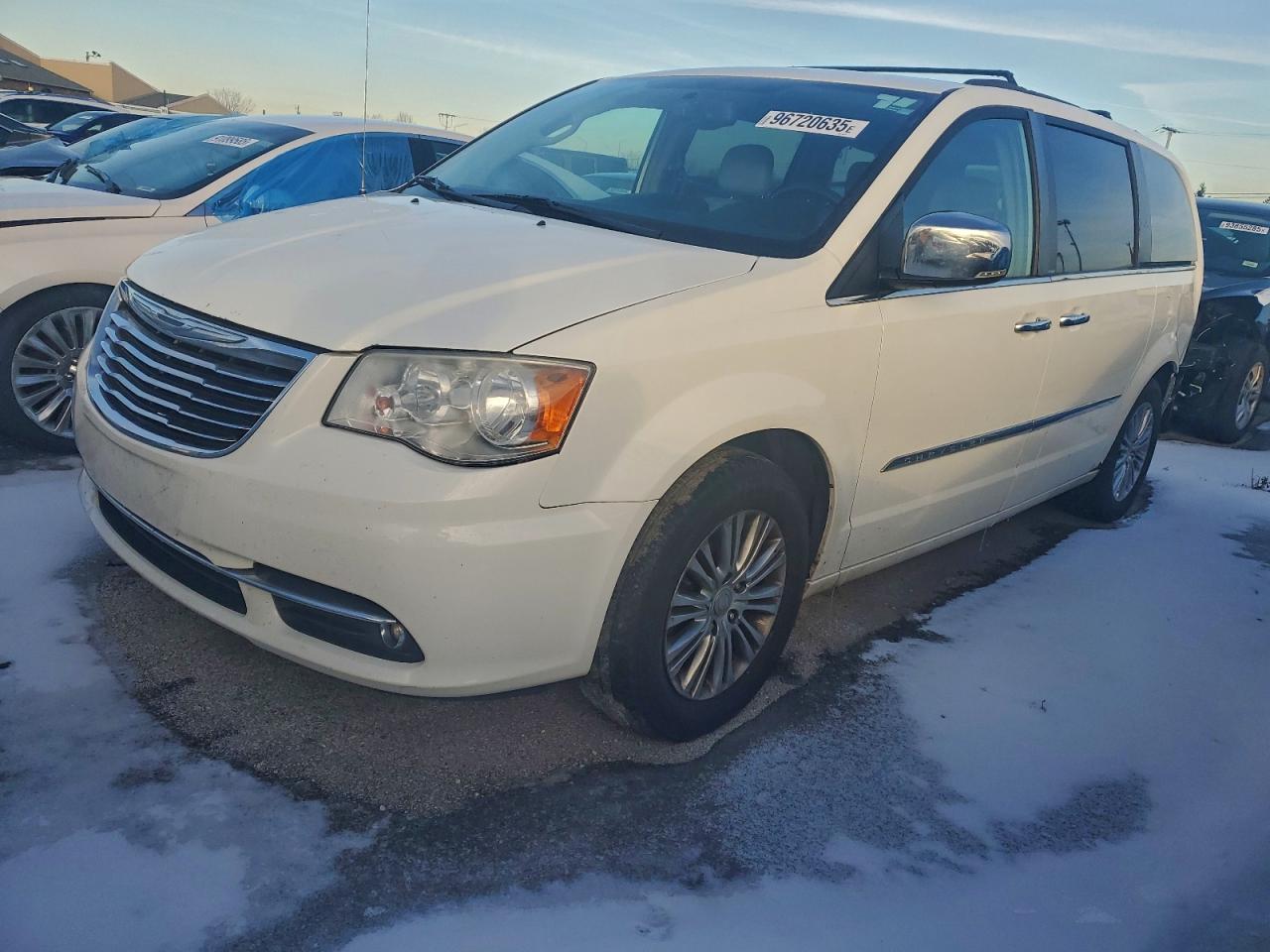 2013 CHRYSLER TOWN & COUNTRY