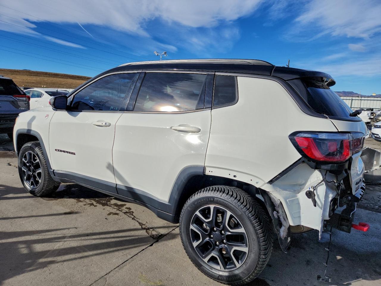 2019 JEEP COMPASS TRAILHAWK photo 2