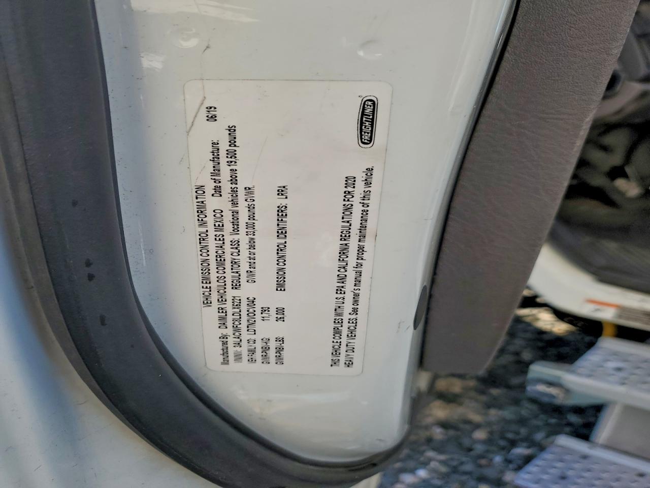 2020 FREIGHTLINER M2 106 MED - Box Truck photo 10