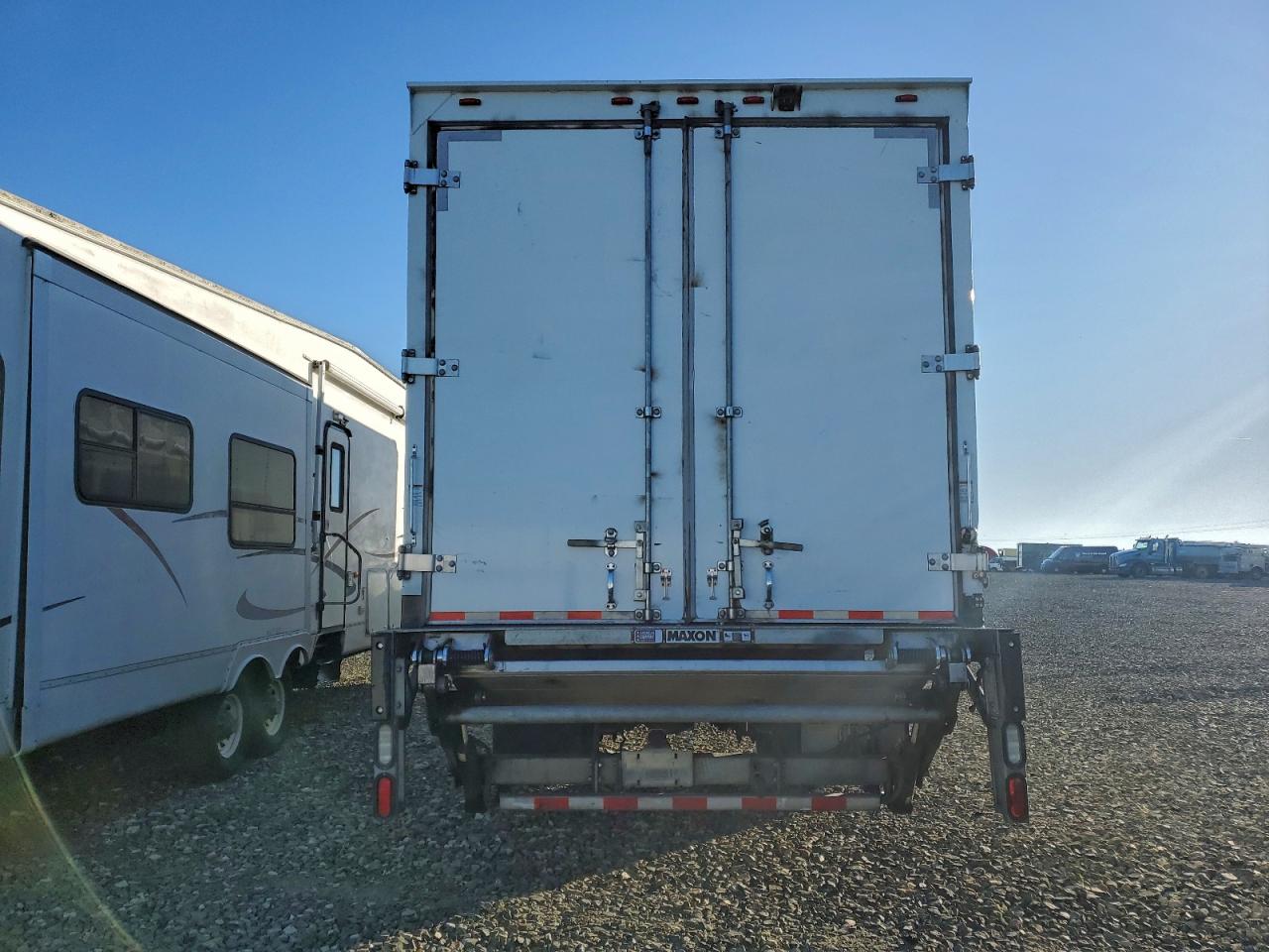 2020 FREIGHTLINER M2 106 MED - Box Truck photo 6
