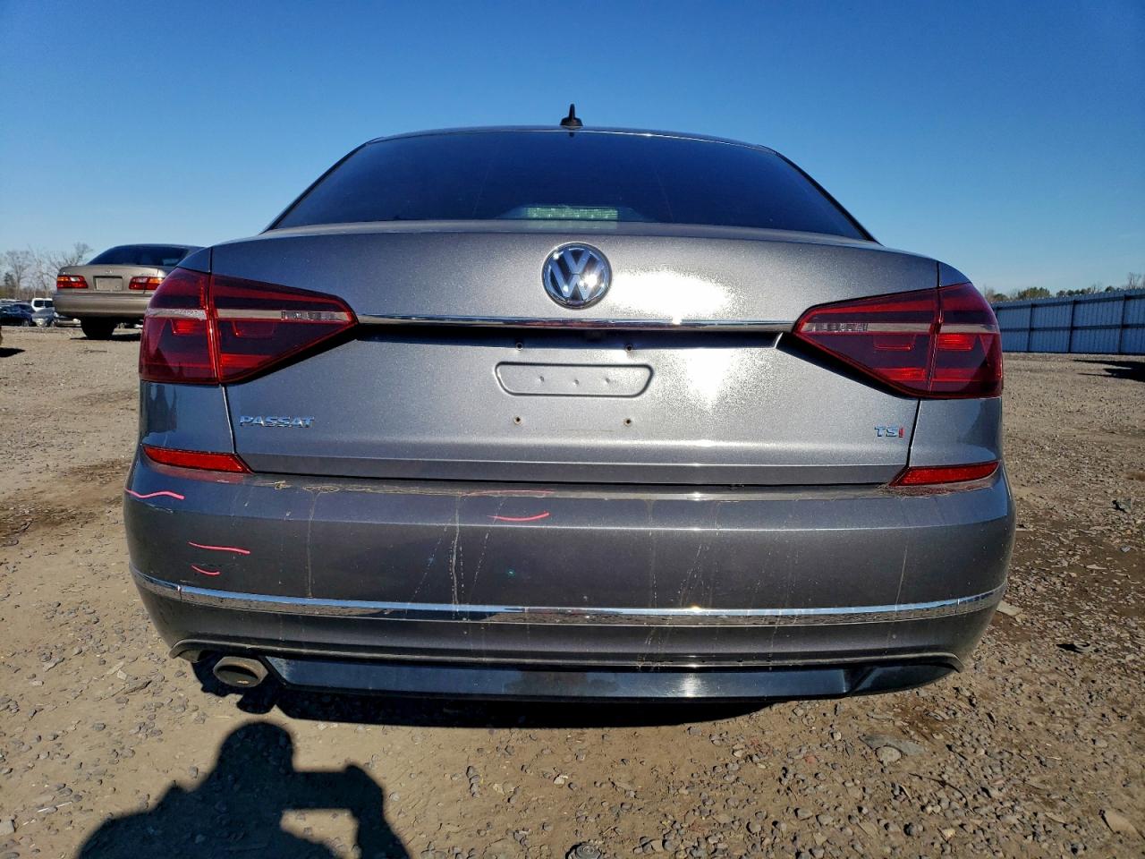 2017 VOLKSWAGEN PASSAT R-LINE photo 6