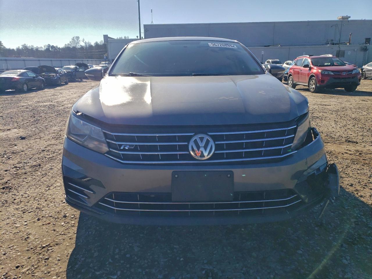 2017 VOLKSWAGEN PASSAT R-LINE photo 5