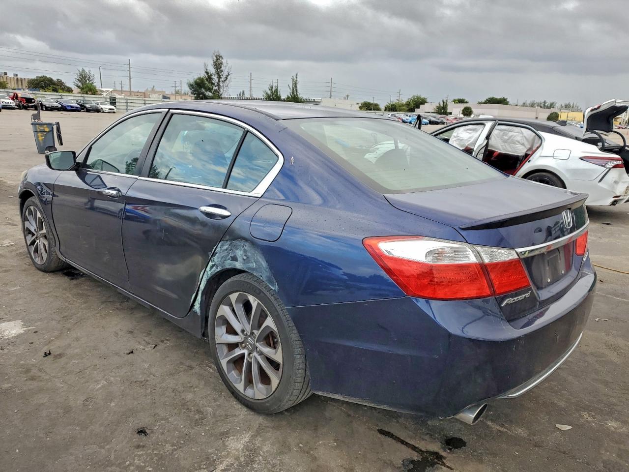 2013 HONDA ACCORD SPORT photo 2