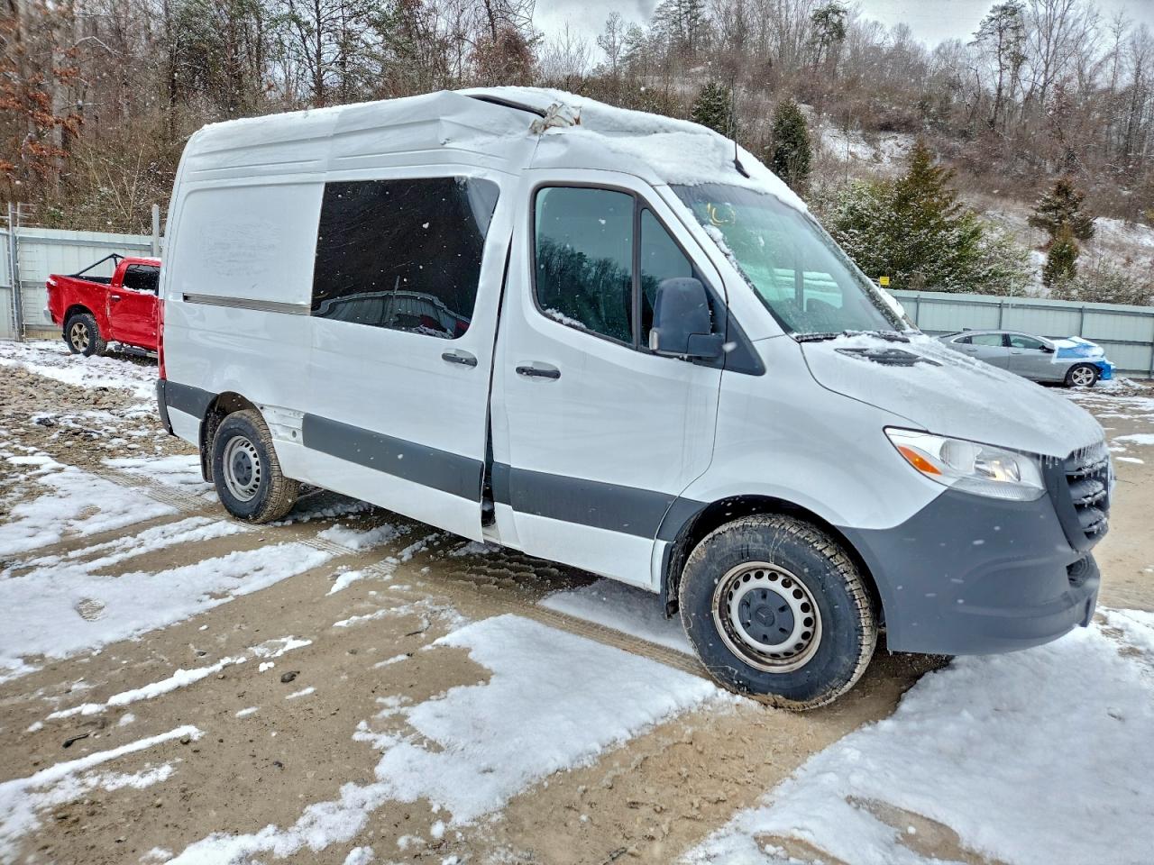 2025 MERCEDES-BENZ SPRINTER 2500 photo 4