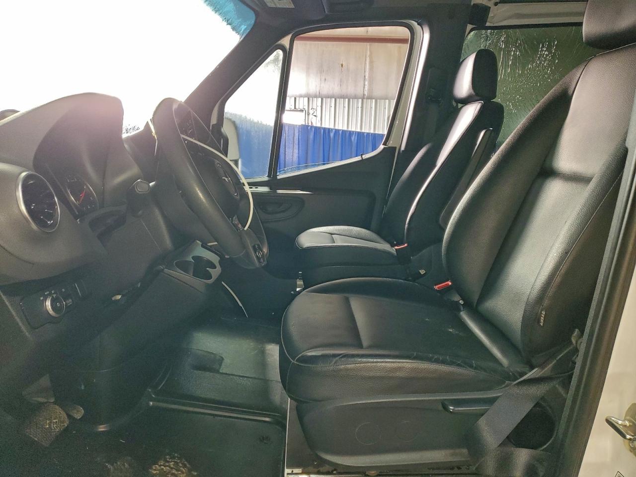 2025 MERCEDES-BENZ SPRINTER 2500 photo 7