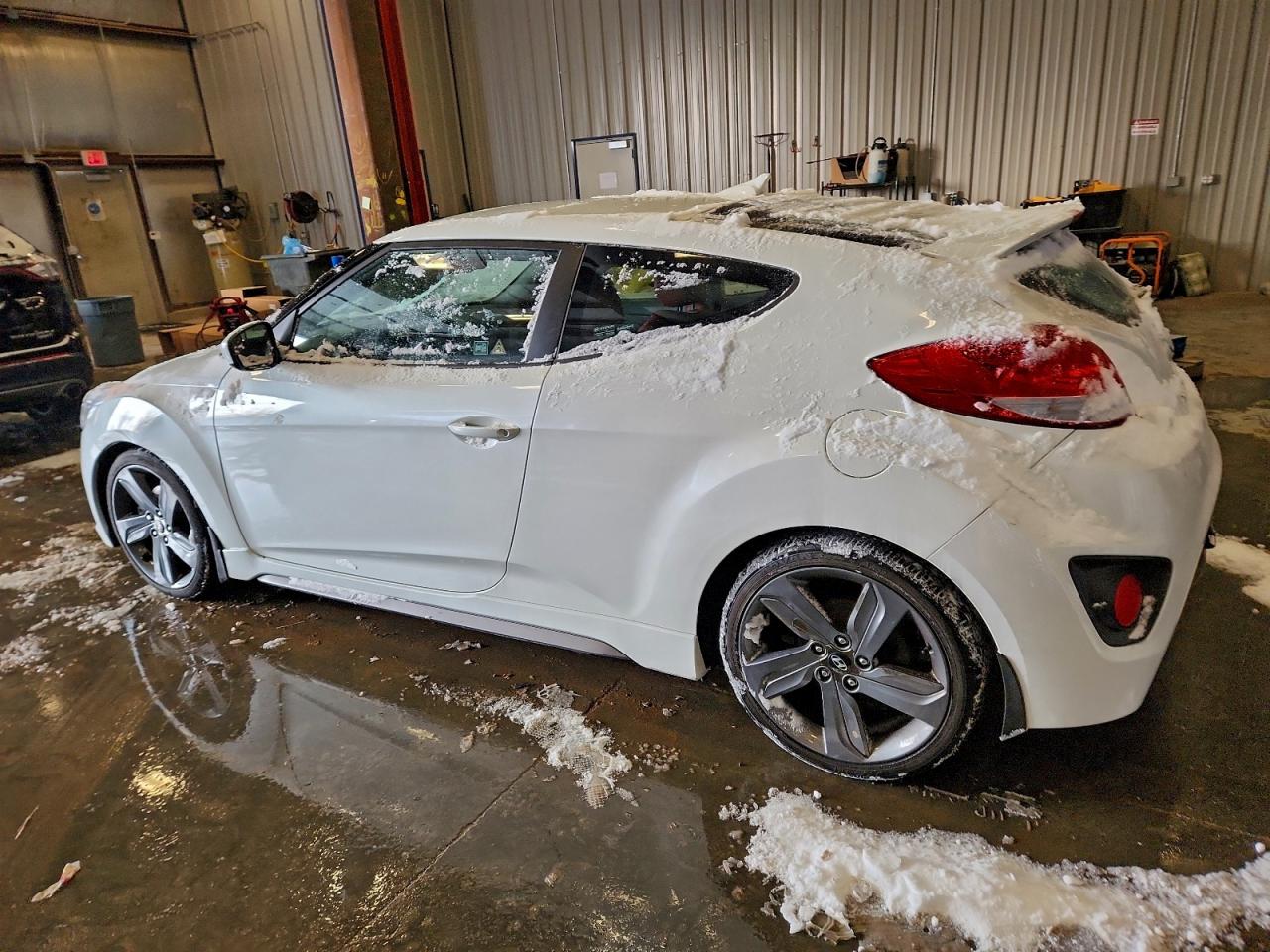 2015 HYUNDAI VELOSTER TURBO photo 2