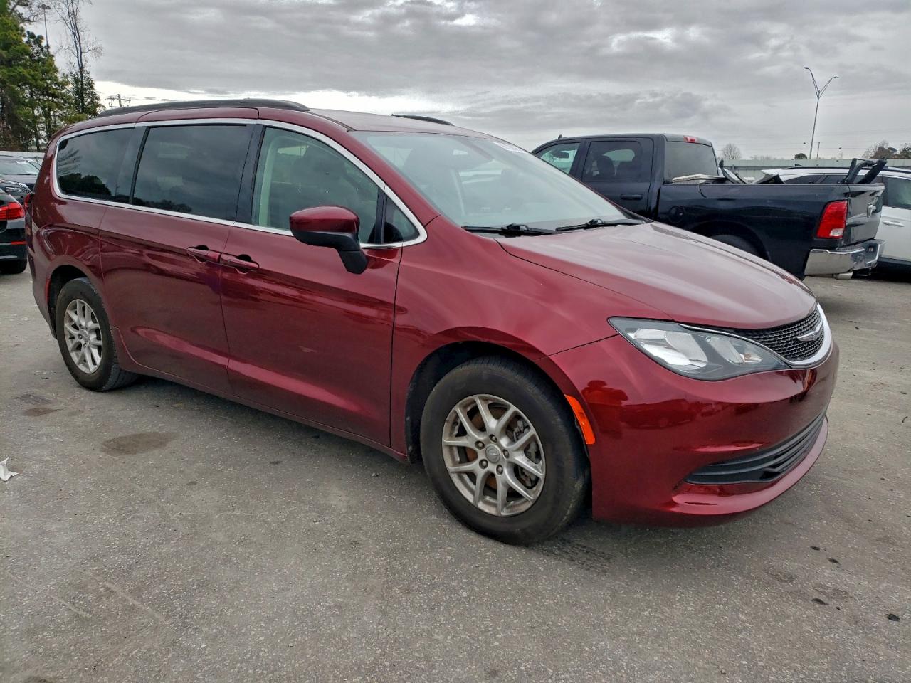 2020 CHRYSLER VOYAGER LXI photo 4