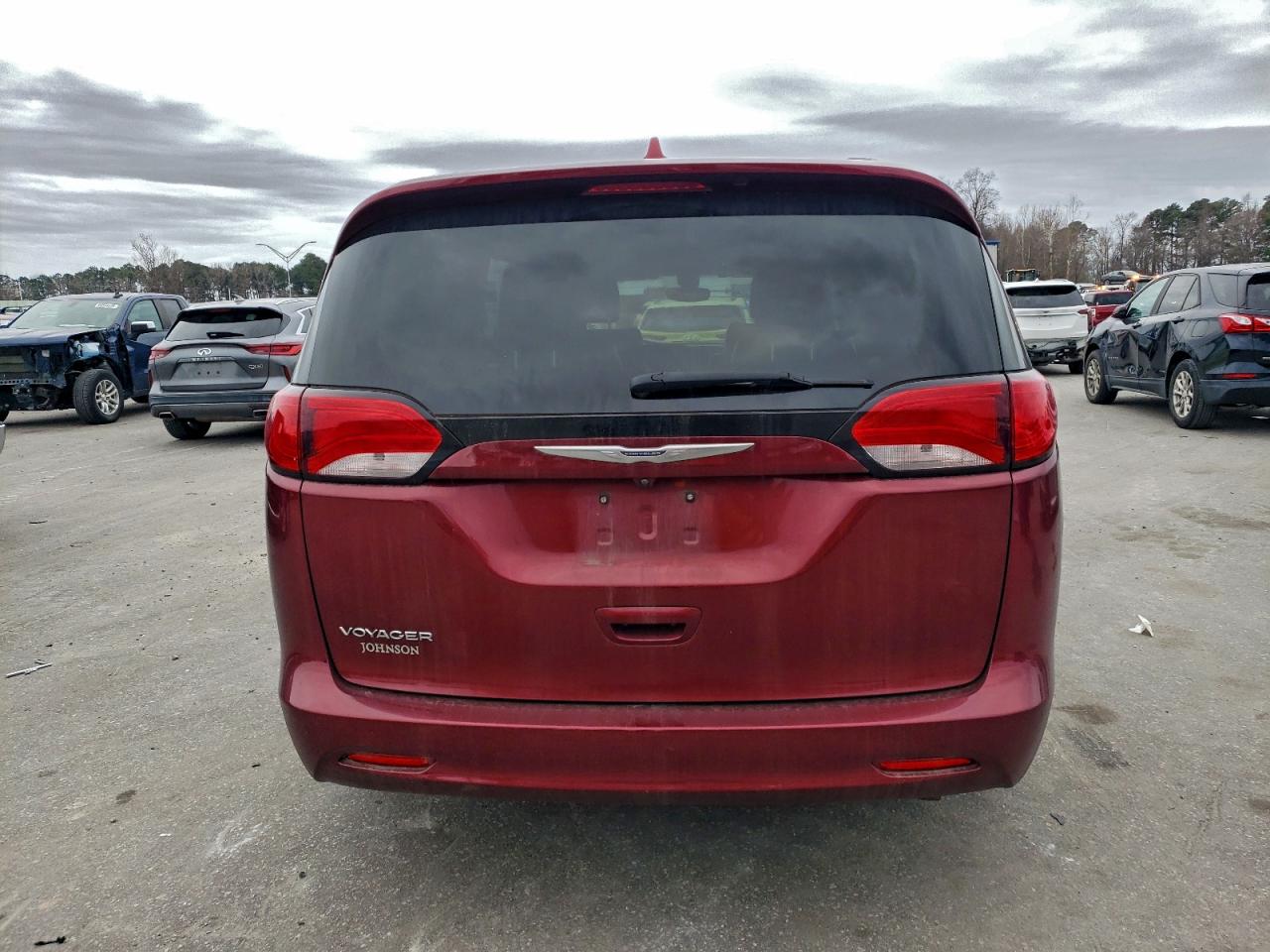 2020 CHRYSLER VOYAGER LXI photo 6