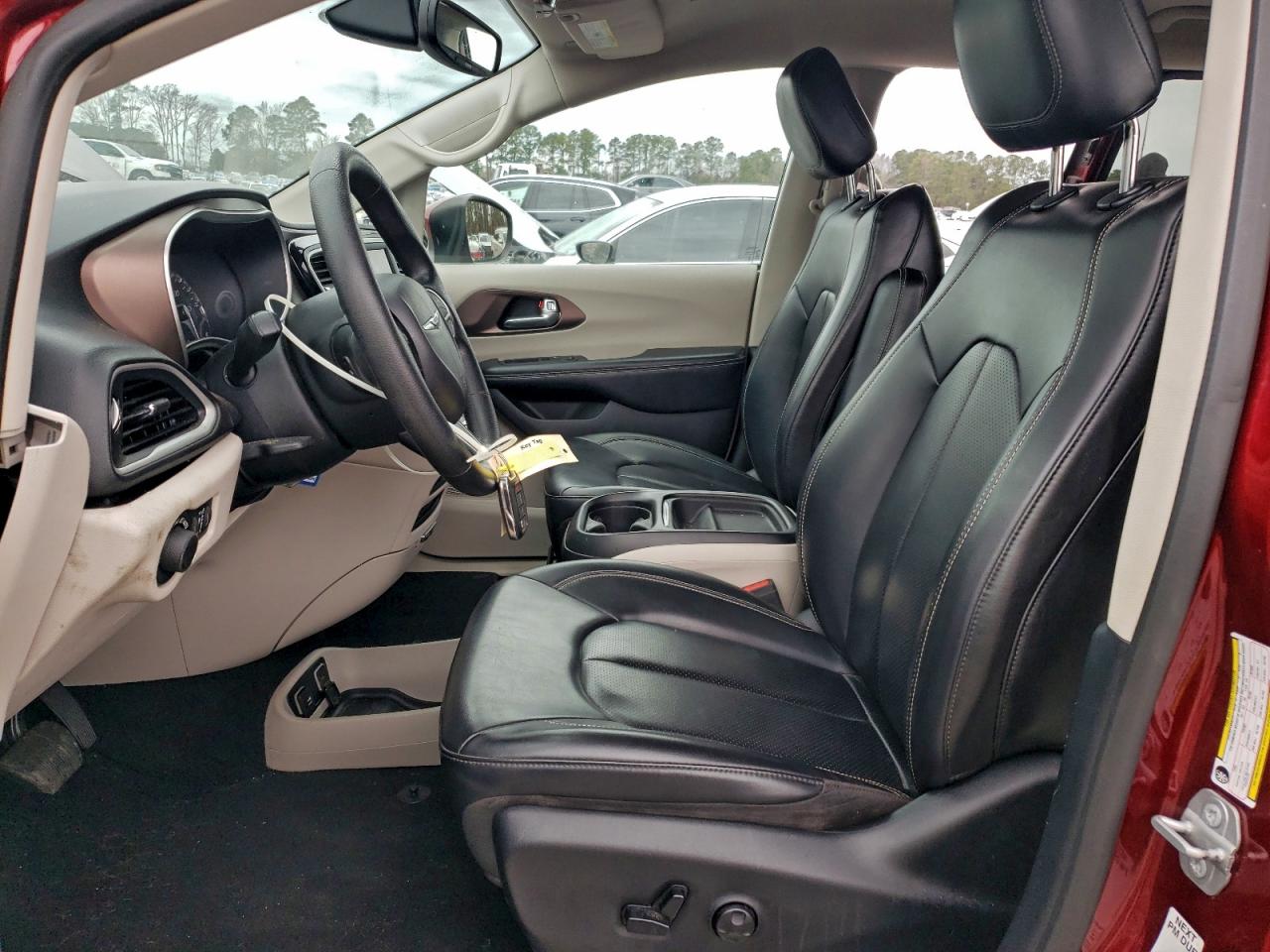 2020 CHRYSLER VOYAGER LXI photo 7