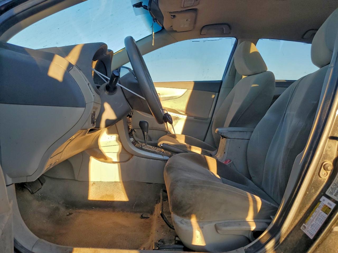 2010 TOYOTA COROLLA BASE photo 7