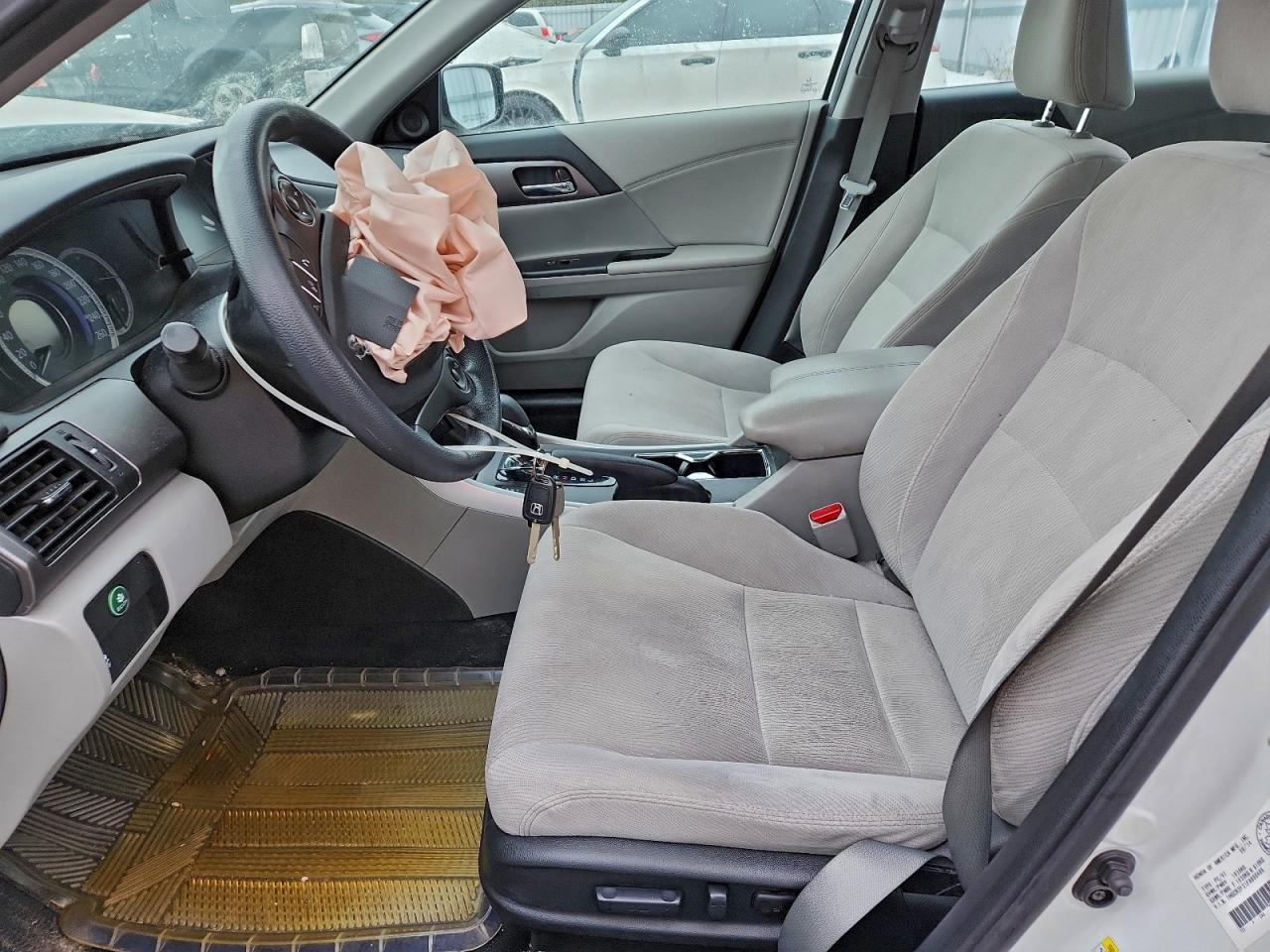 2015 HONDA ACCORD LX photo 7