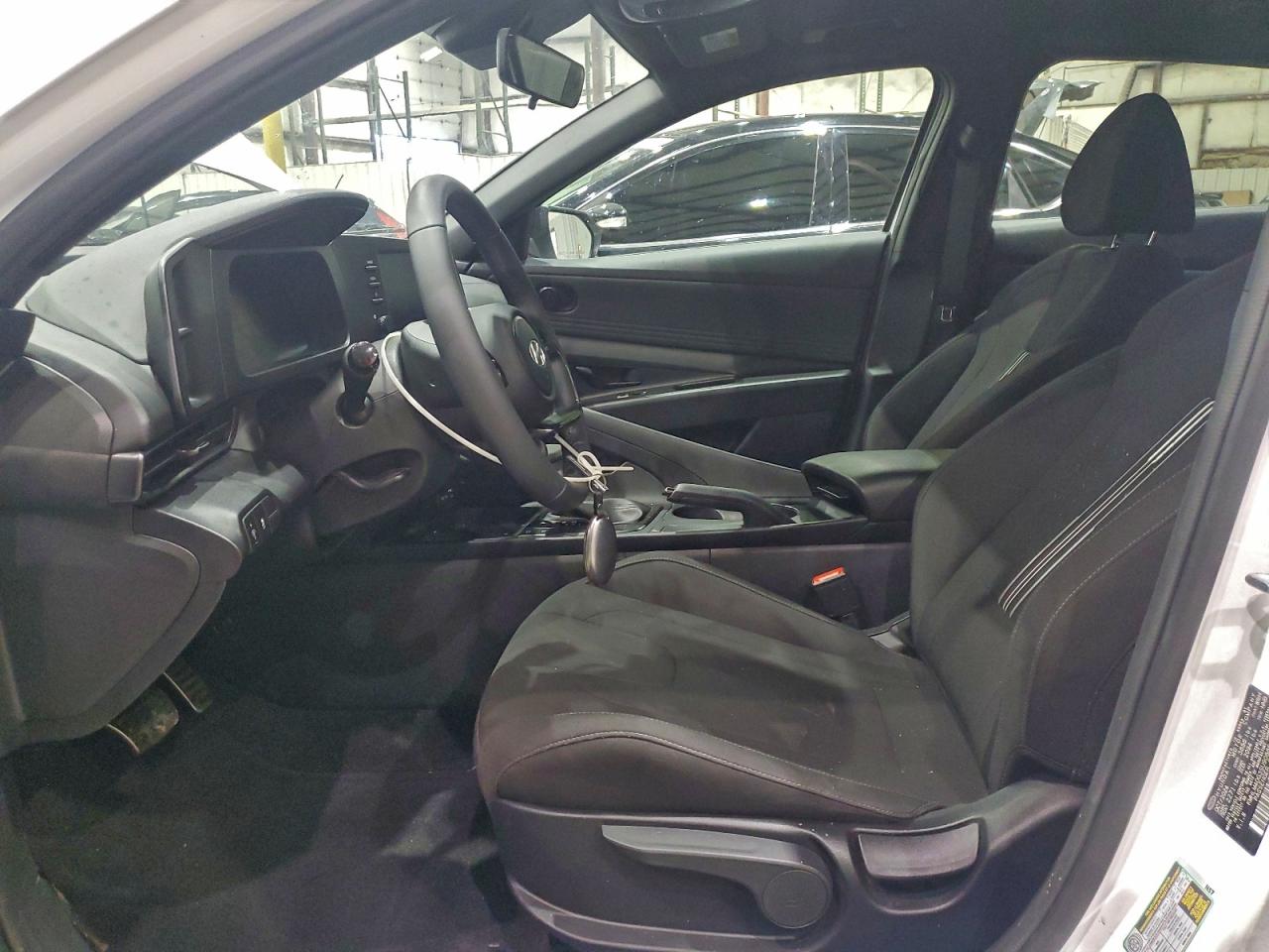 2025 HYUNDAI ELANTRA SEL SPORT photo 7