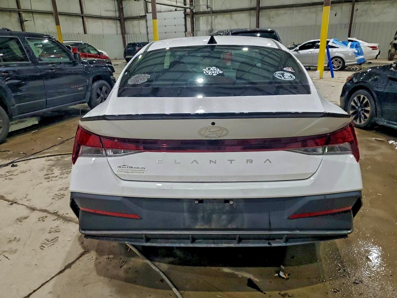 2025 HYUNDAI ELANTRA SEL SPORT photo 6