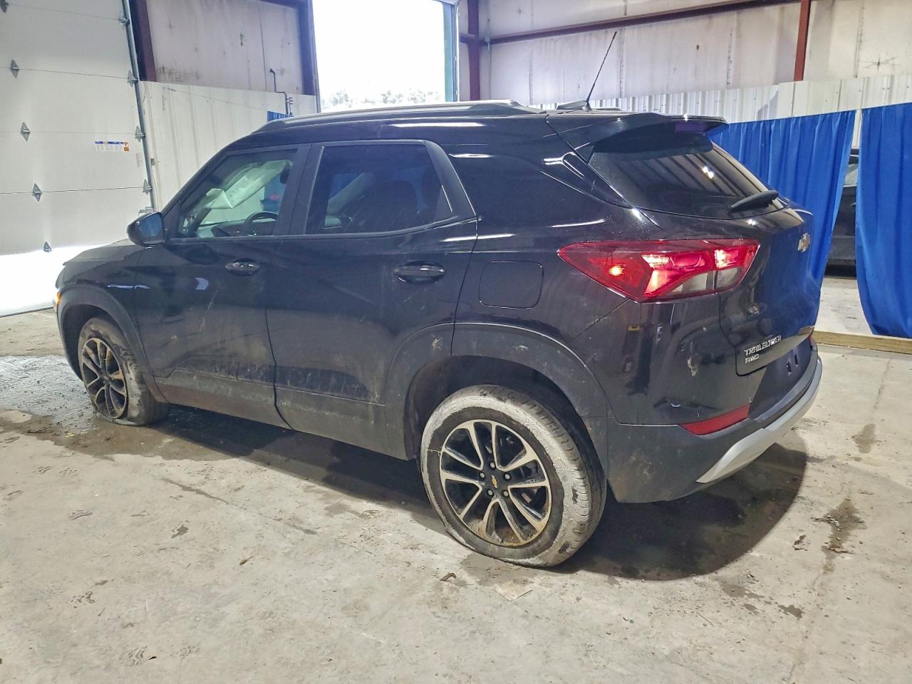 2025 CHEVROLET TRAILBLAZER LT photo 2
