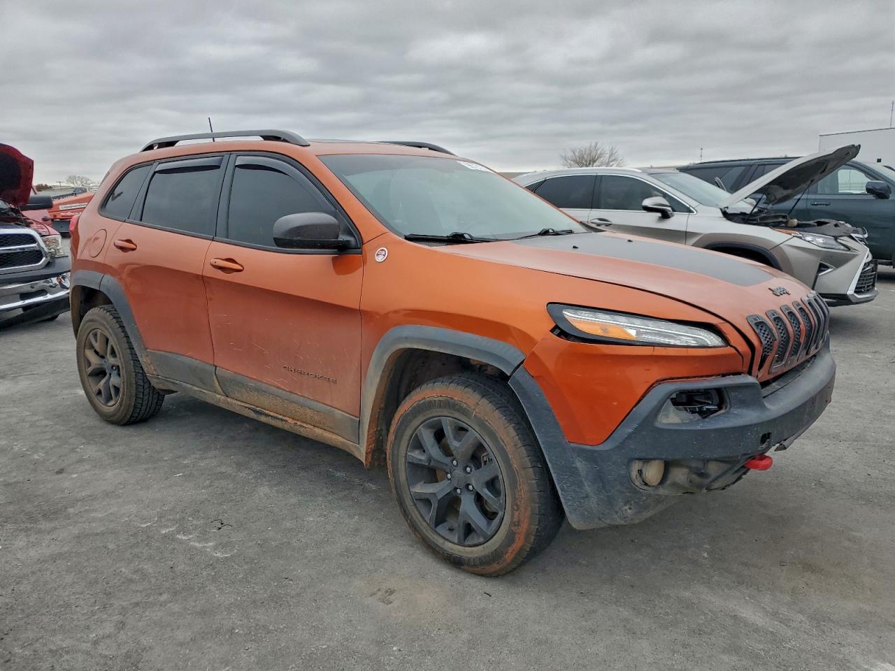 2016 JEEP CHEROKEE TRAILHAWK photo 4