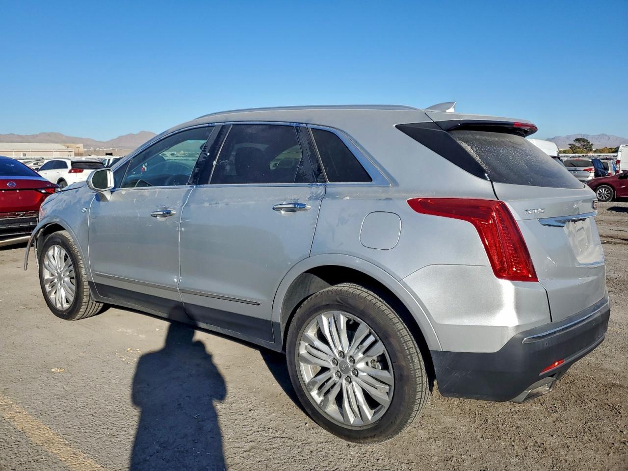 2019 CADILLAC XT5 PREMIUM LUXURY photo 2