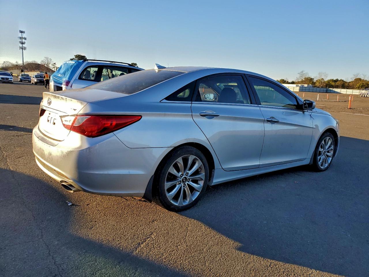 2012 HYUNDAI SONATA SE photo 3