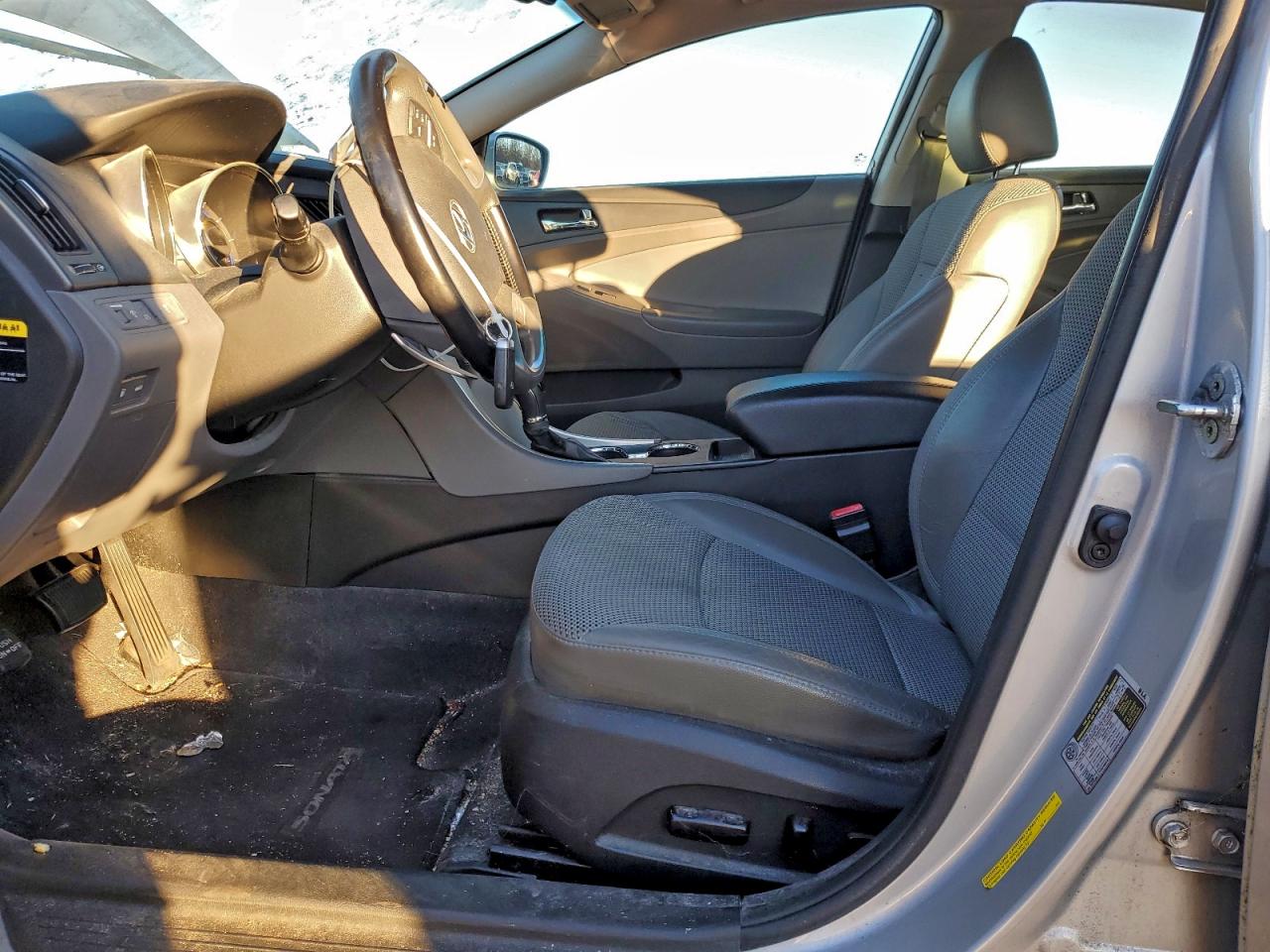 2012 HYUNDAI SONATA SE photo 7