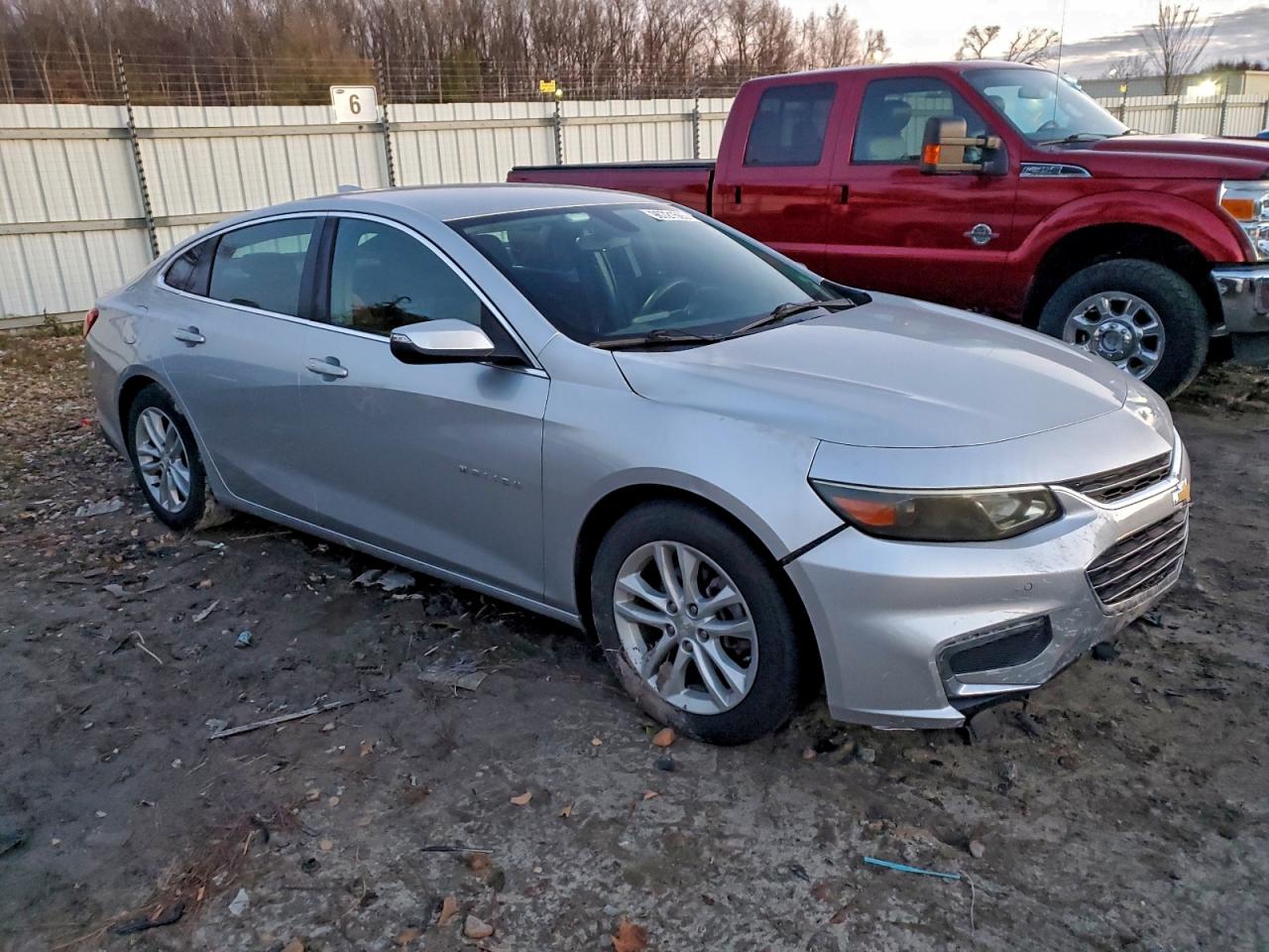 2017 CHEVROLET MALIBU LT photo 4