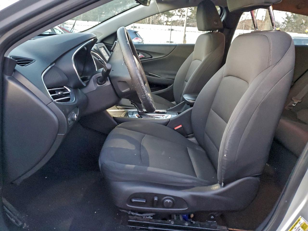 2017 CHEVROLET MALIBU LT photo 7