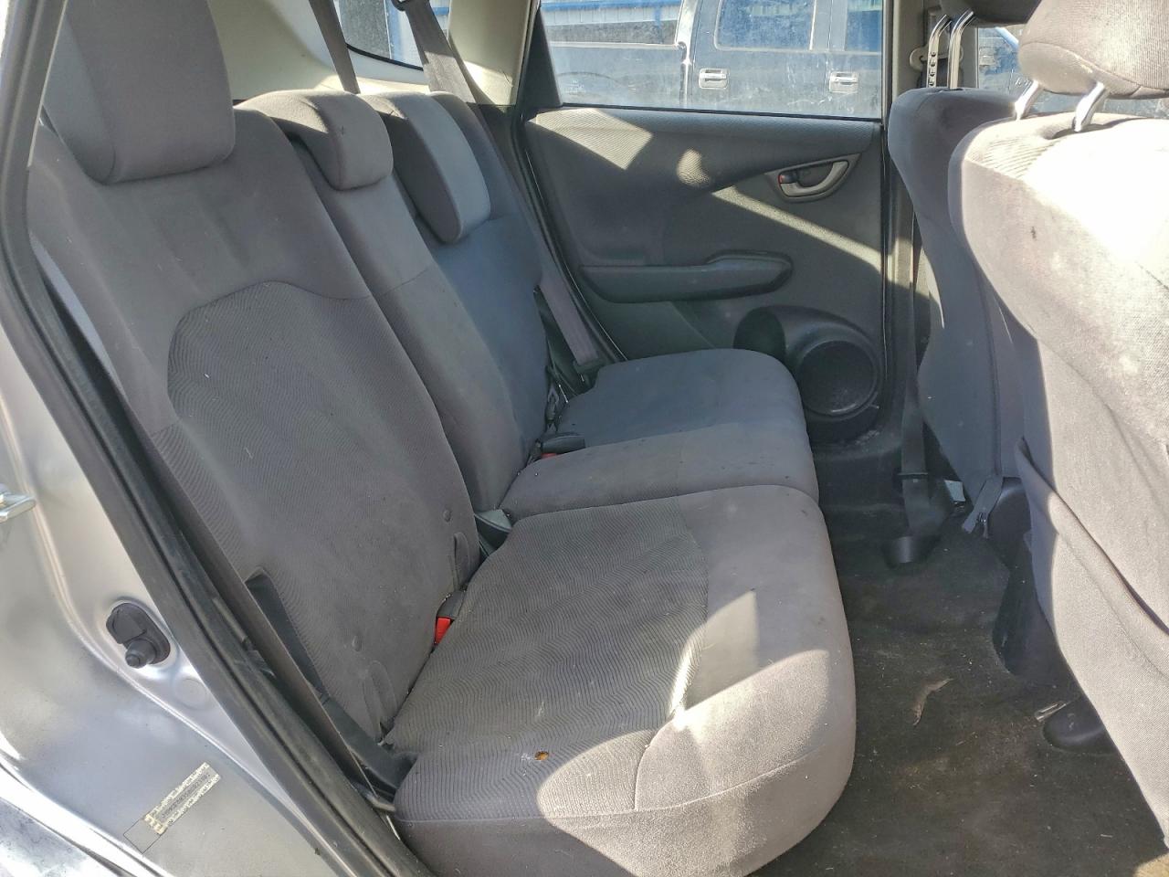 2011 HONDA FIT photo 10