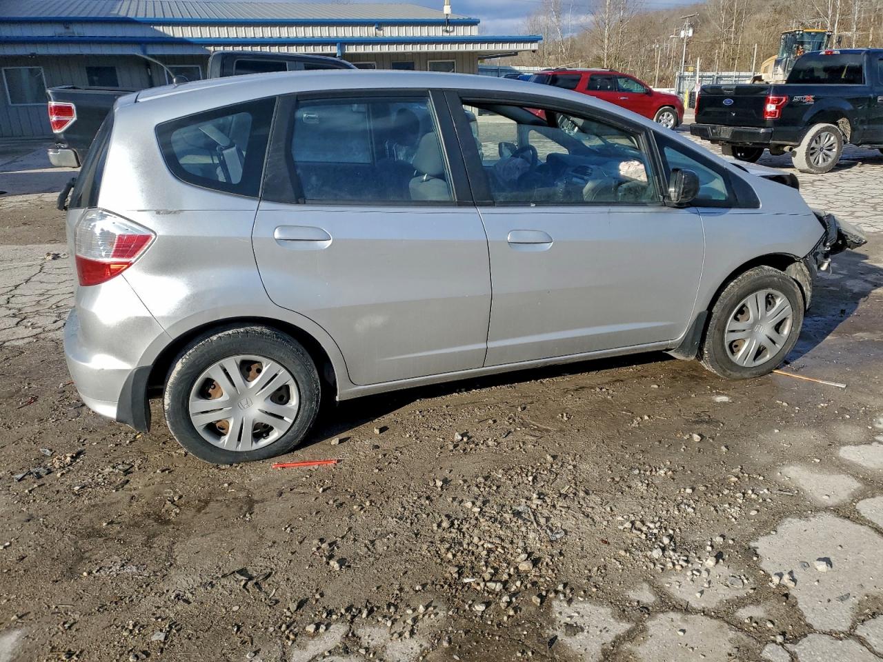2011 HONDA FIT photo 3