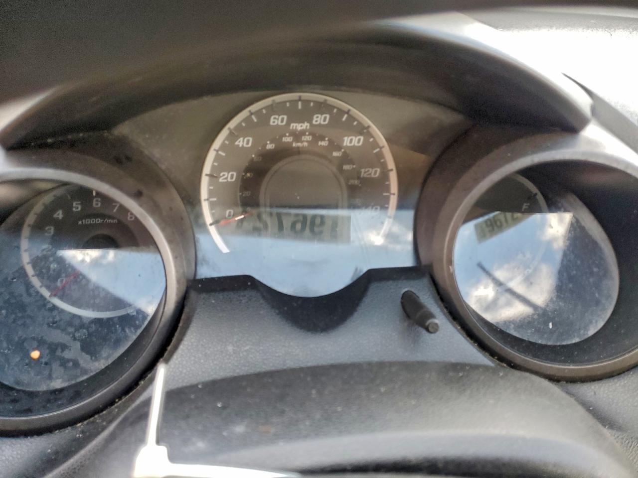 2011 HONDA FIT photo 9