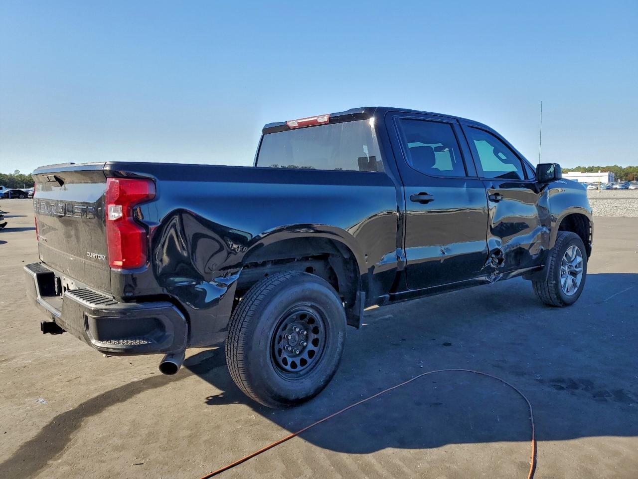 2020 CHEVROLET SILVERADO K1500 CUSTOM photo 3