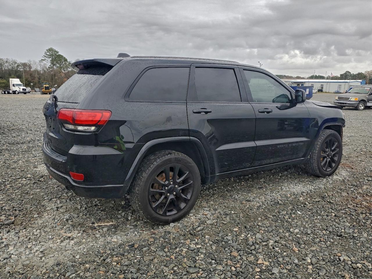 2018 JEEP GRAND CHEROKEE LAREDO photo 3