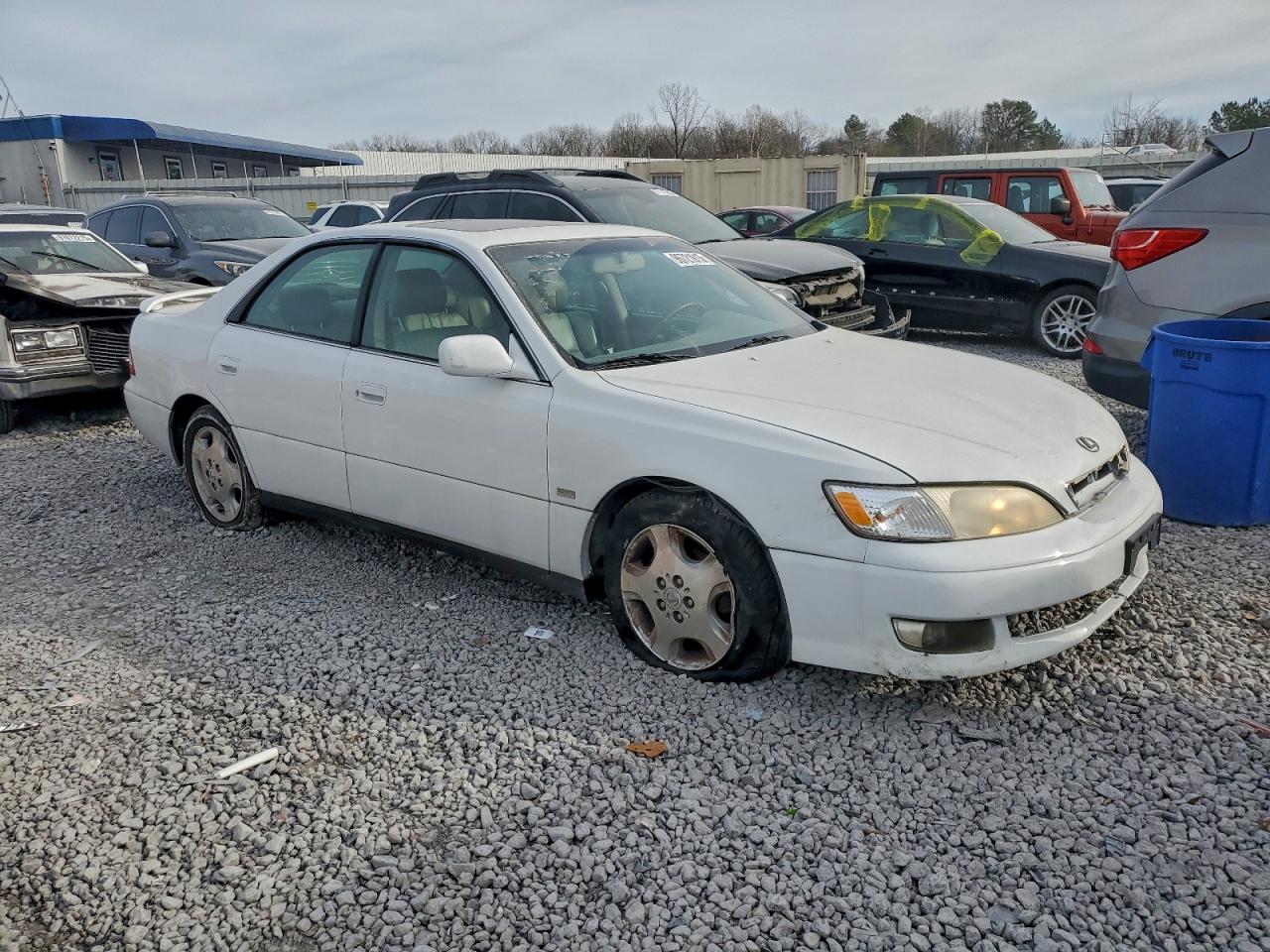 2000 LEXUS ES 300 photo 4