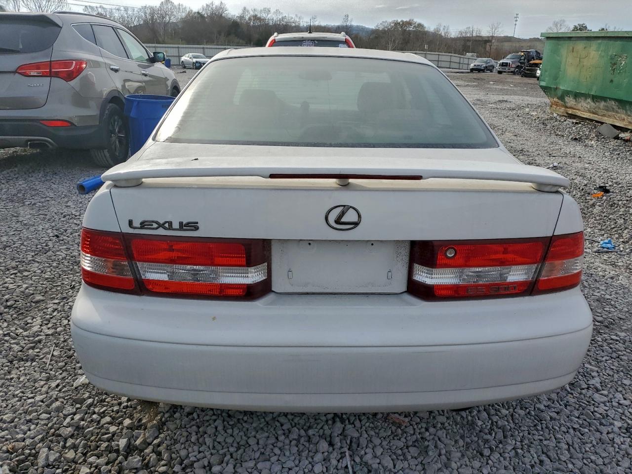 2000 LEXUS ES 300 photo 6