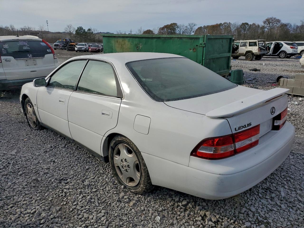 2000 LEXUS ES 300 photo 2