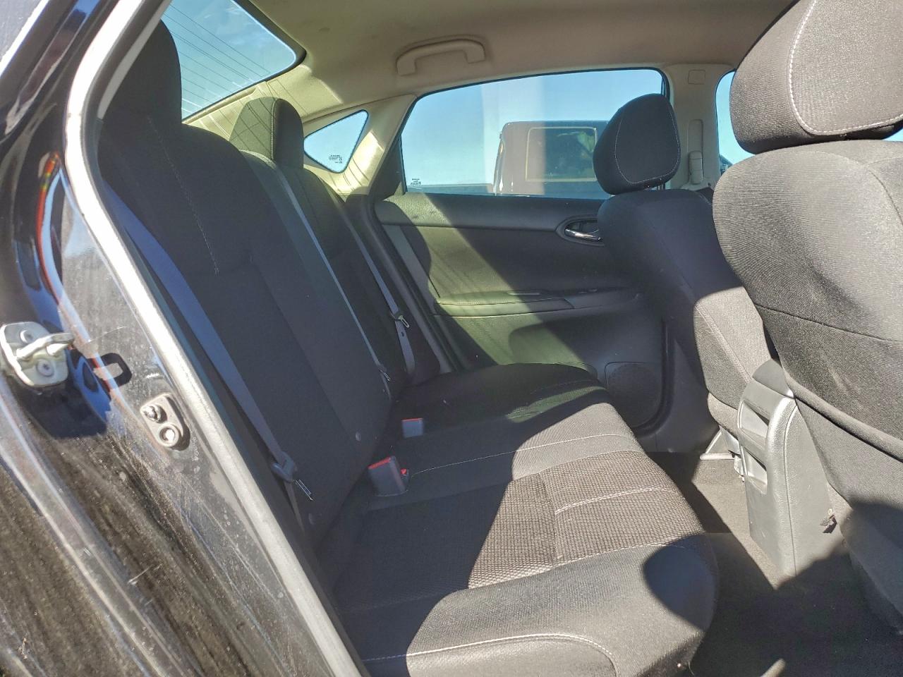 2018 NISSAN SENTRA S photo 19