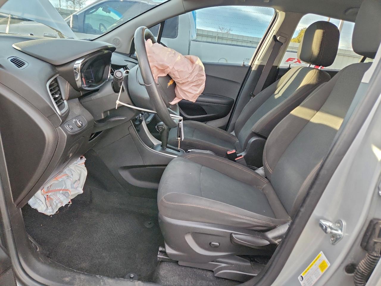2020 CHEVROLET TRAX LS photo 13