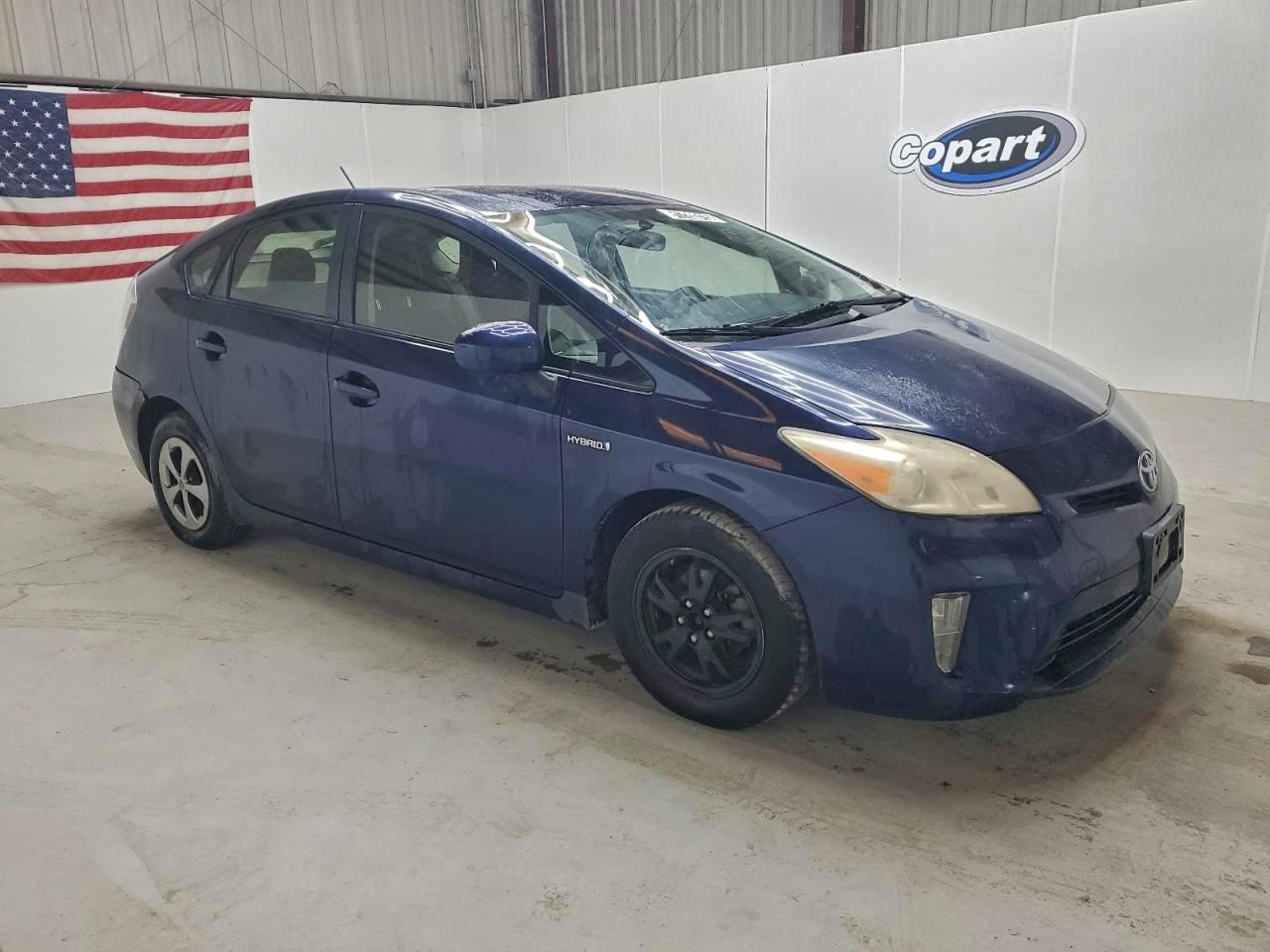 2013 TOYOTA PRIUS photo 4