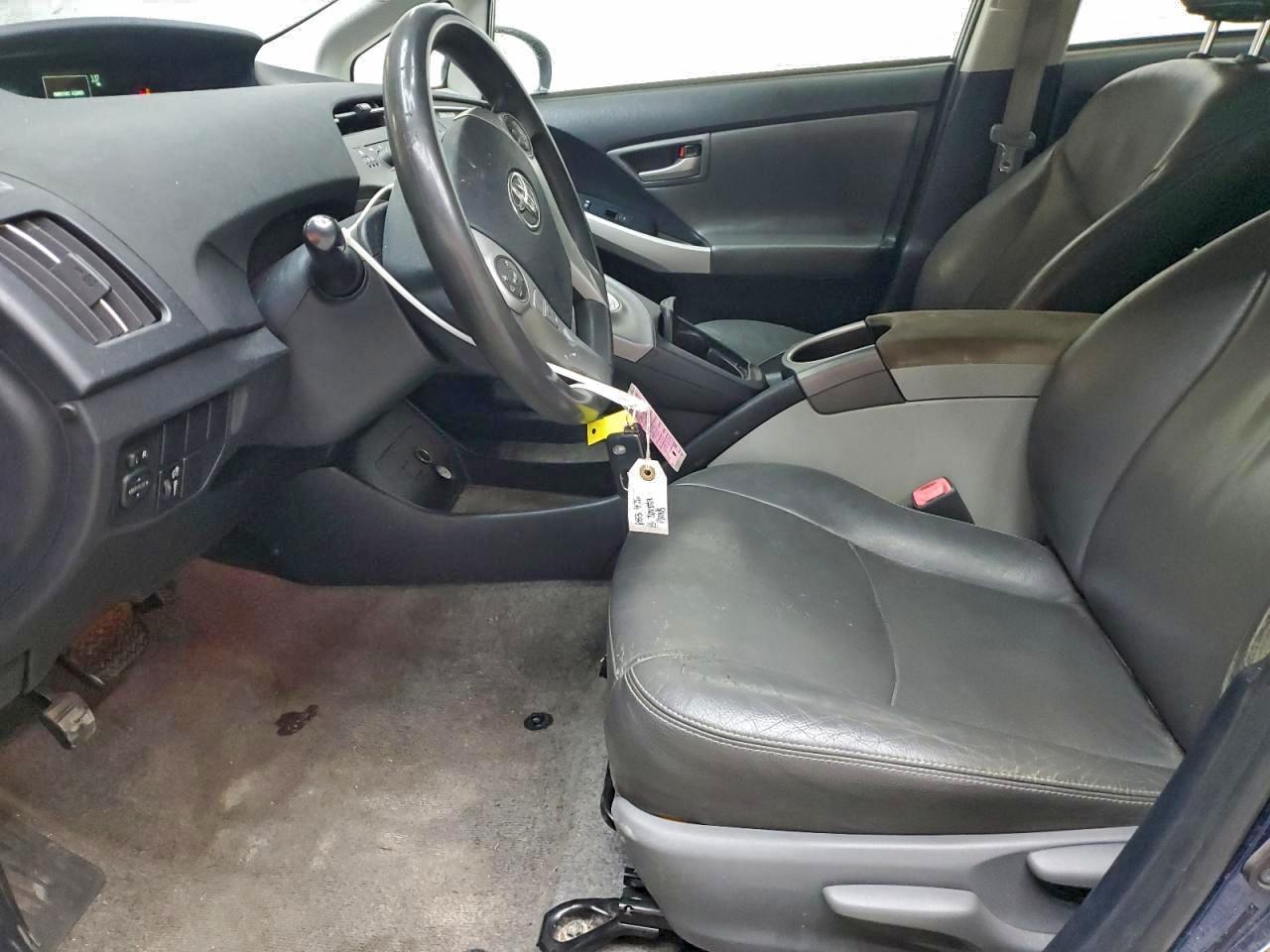 2013 TOYOTA PRIUS photo 7