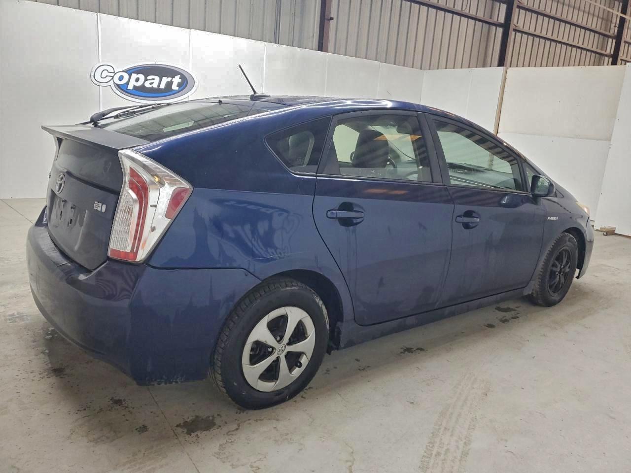 2013 TOYOTA PRIUS photo 3
