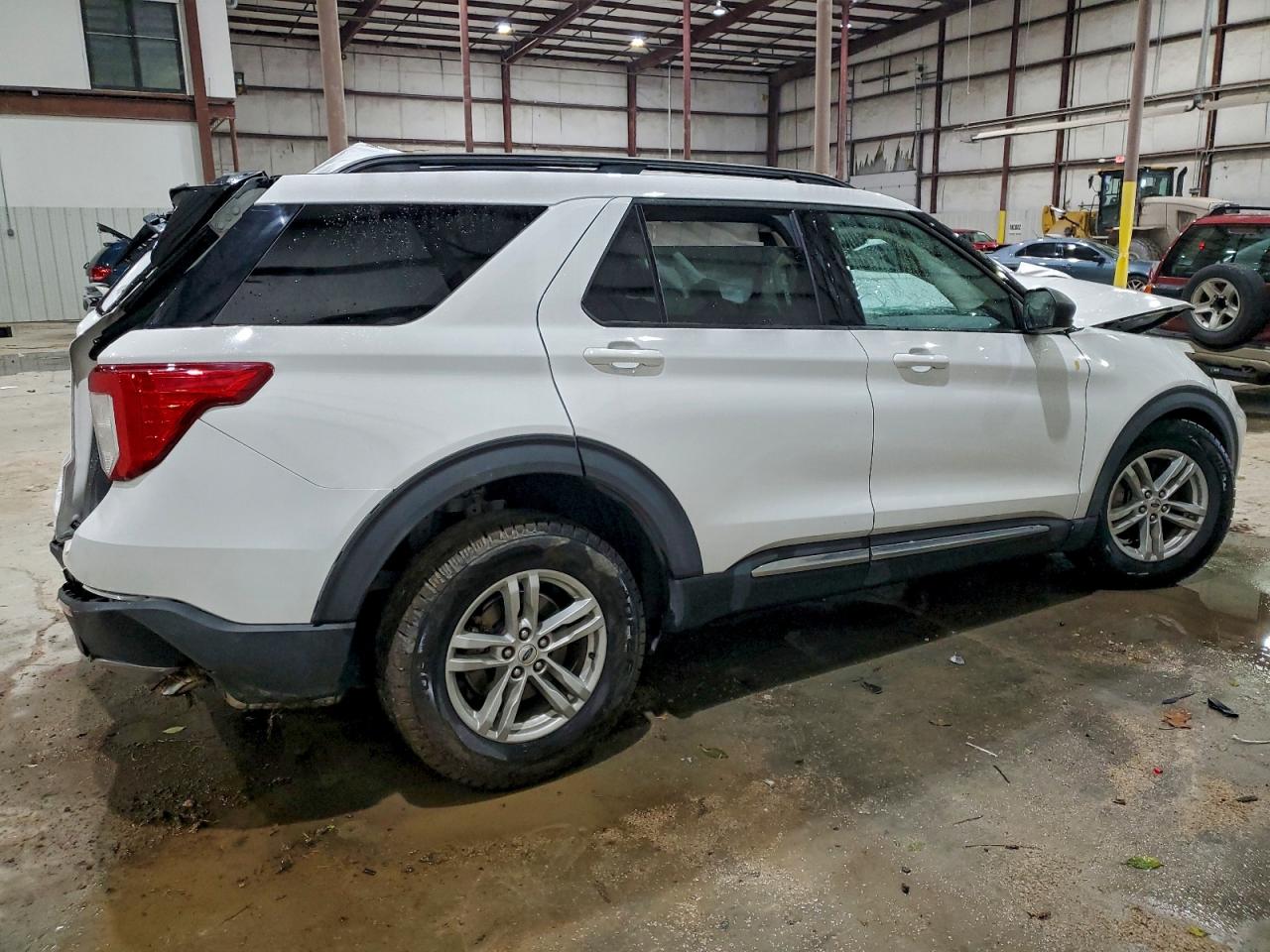2021 FORD EXPLORER XLT photo 5