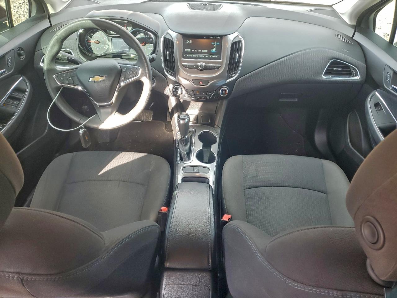 2017 CHEVROLET CRUZE LT photo 8