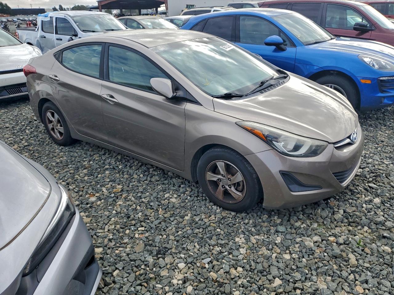 2015 HYUNDAI ELANTRA SE photo 4