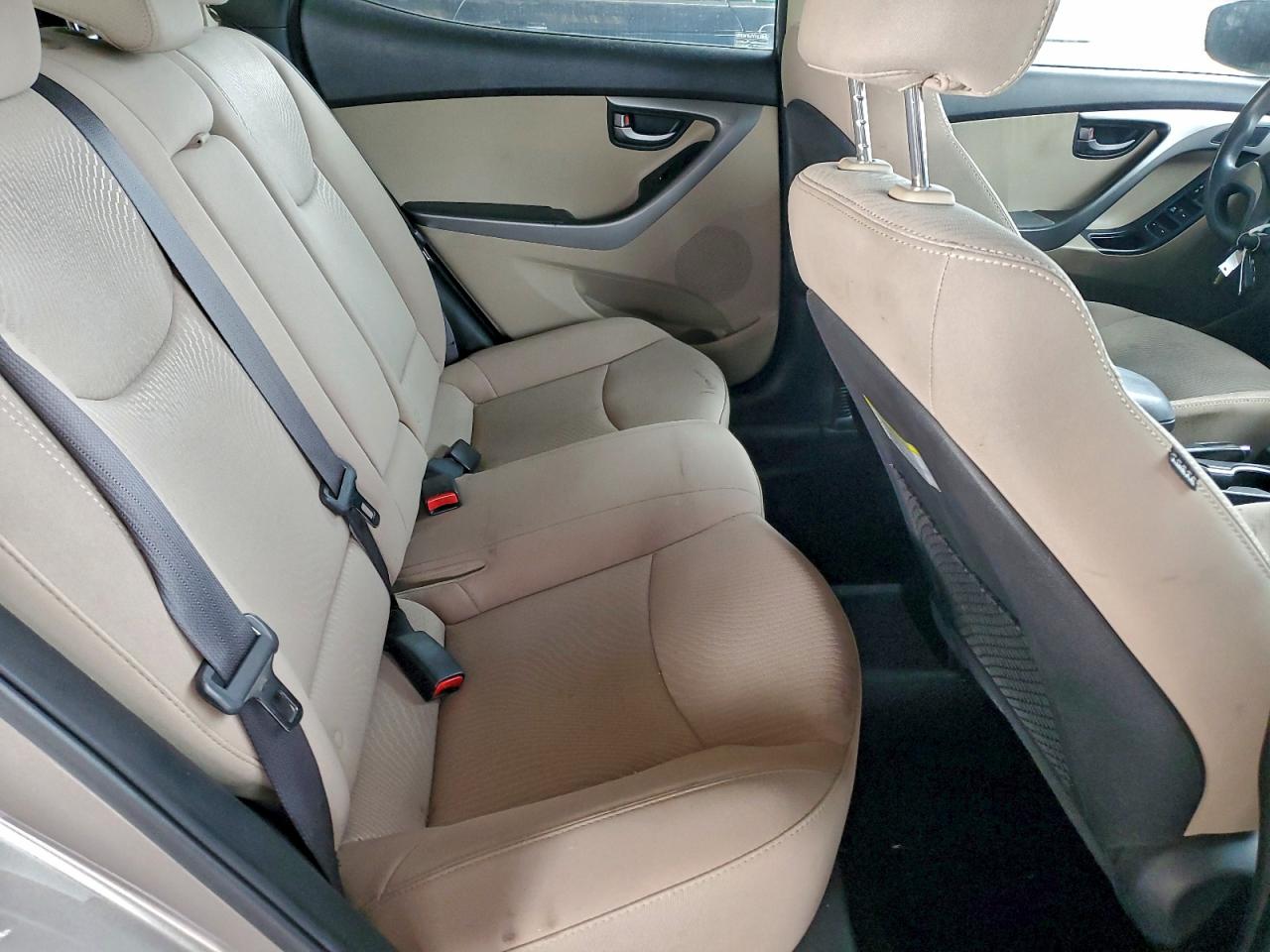 2015 HYUNDAI ELANTRA SE photo 10