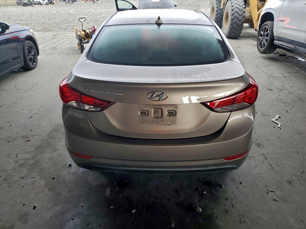 2015 HYUNDAI ELANTRA SE photo 6