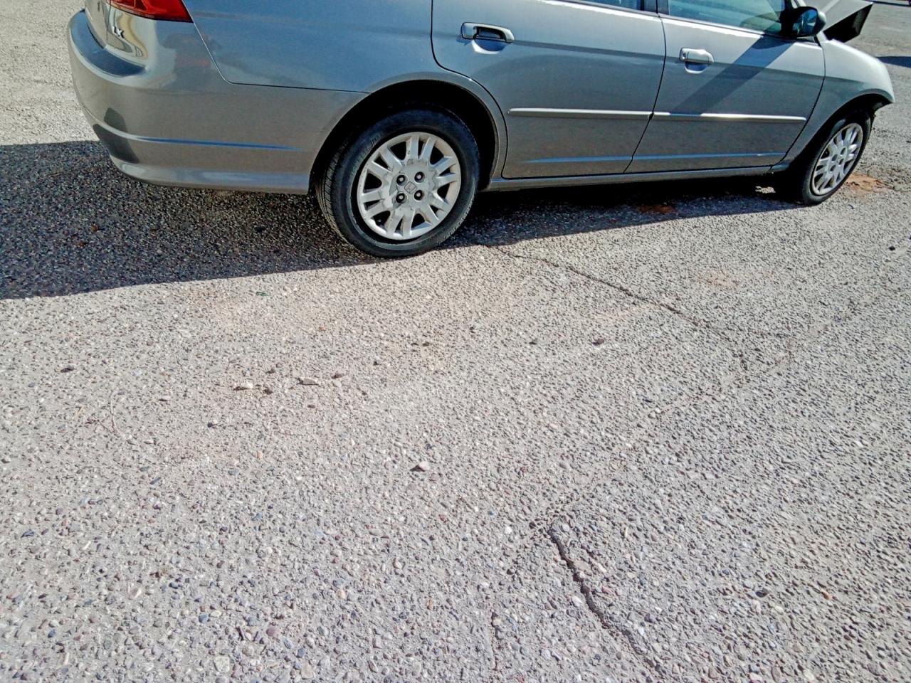 2004 HONDA CIVIC LX photo 3