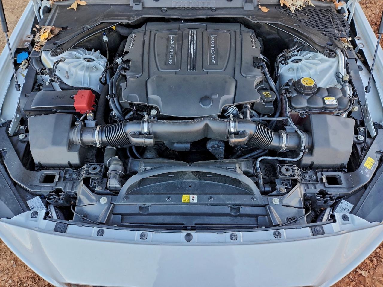2017 JAGUAR XE FIRST EDITION photo 11