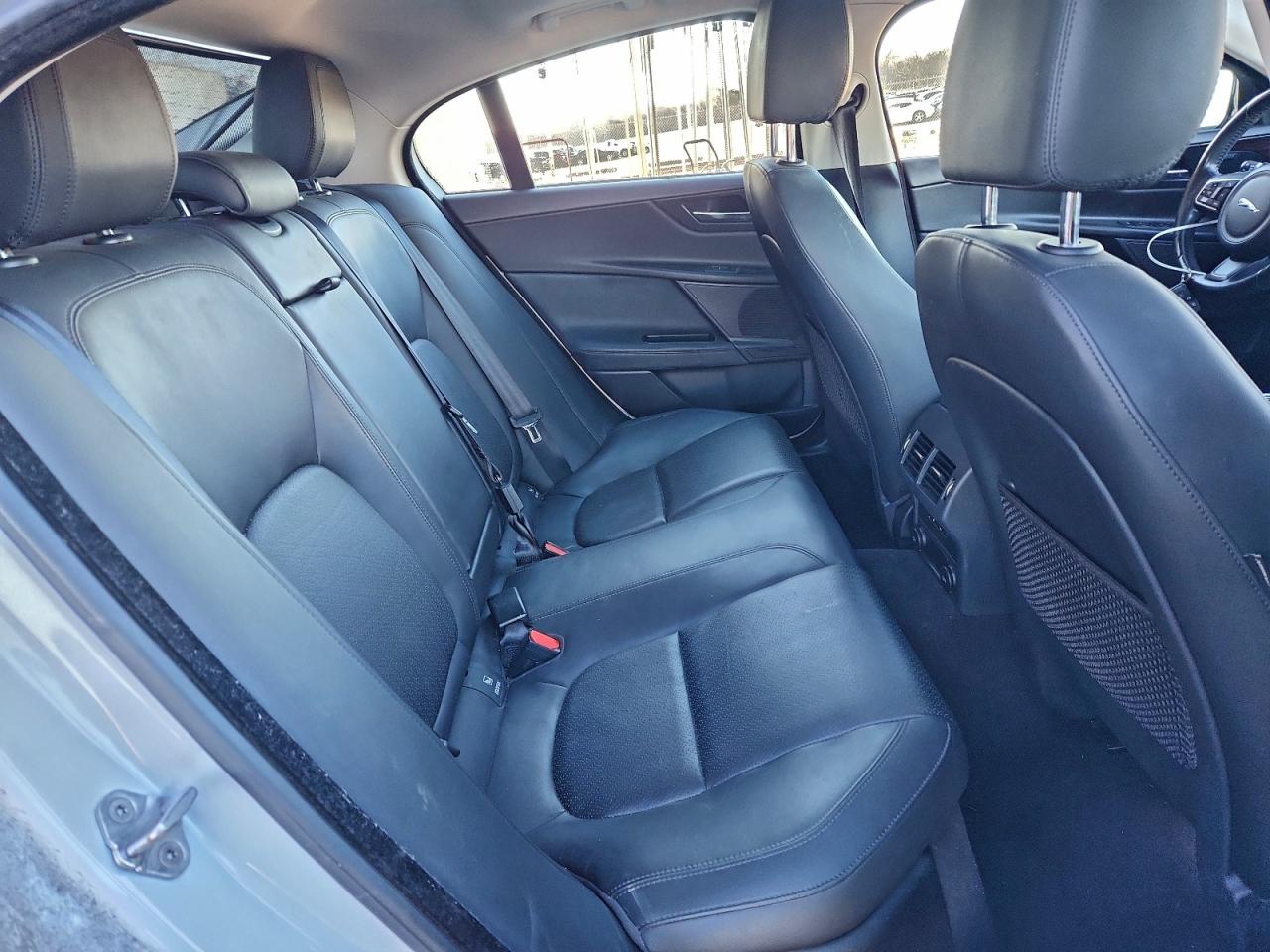 2017 JAGUAR XE FIRST EDITION photo 10